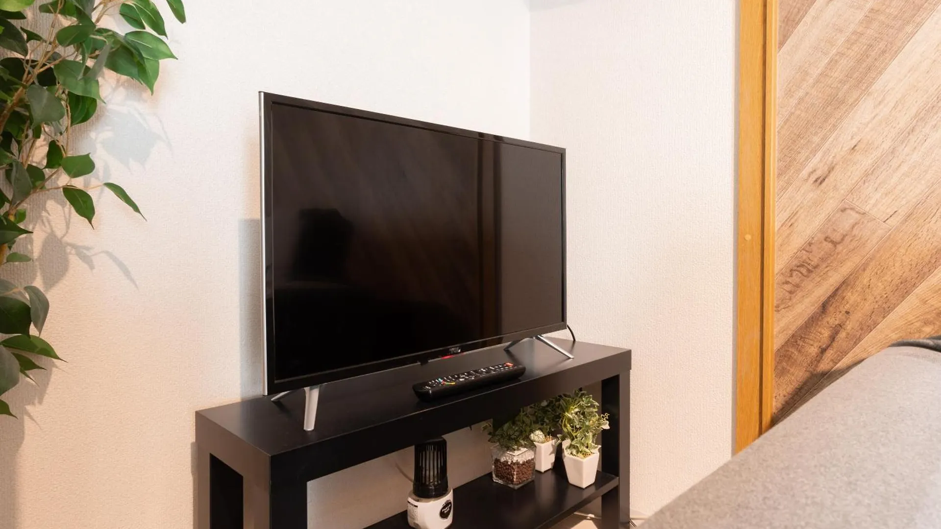 Apartament コンフィデンスロン301 Osaka
