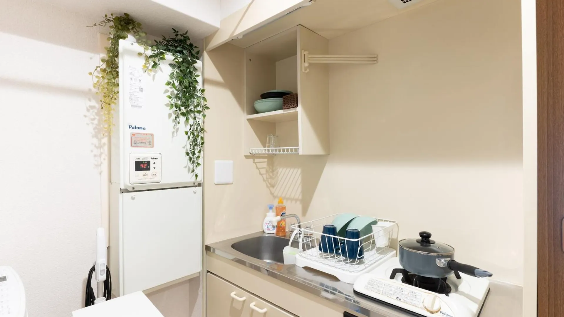 Apartament コンフィデンスロン301 Osaka
